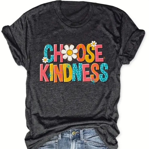 Tops - Choose Kindness Gray T-Shirt*MED*